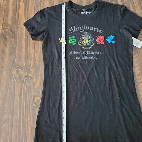 Wizarding world Harry Potter Hogwarts tee shirt women's large - Picture 5 of 9
